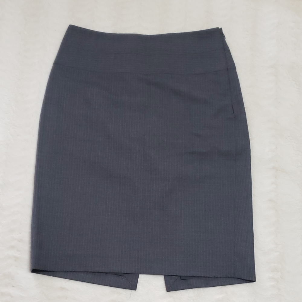 LUXE gray pinstripe wool blend pencil skirt EUC